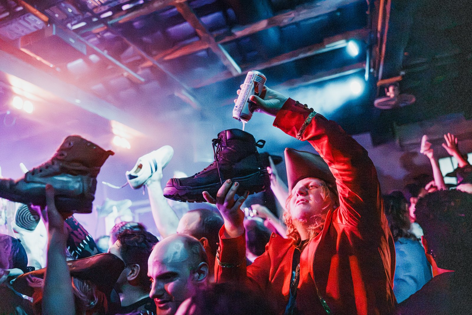 Lagerstein crowd-surfing moment